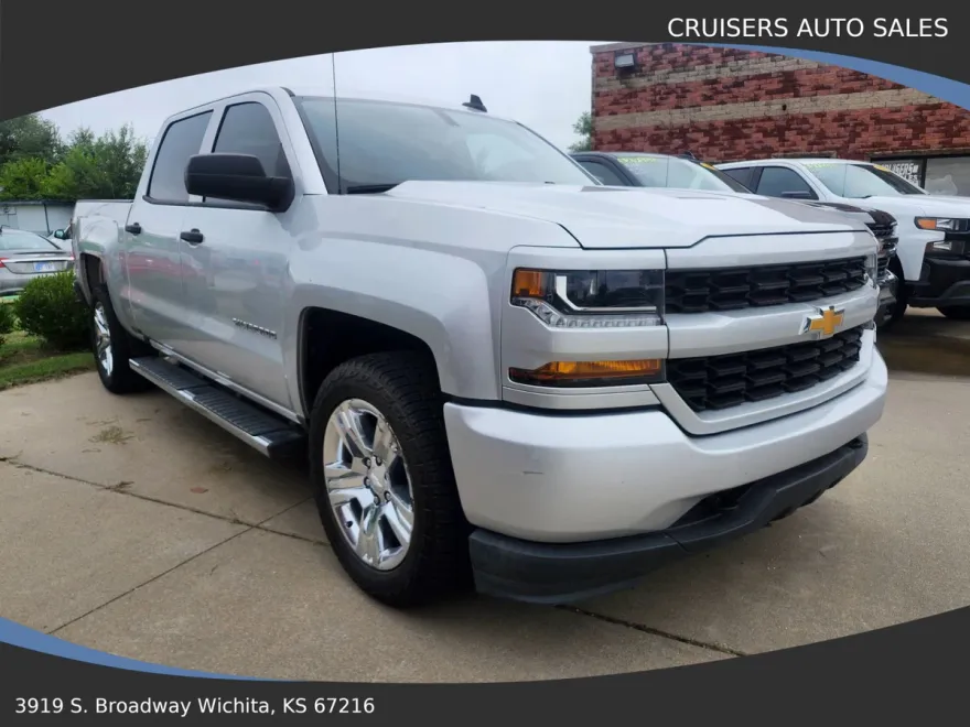2018 Chevrolet Silverado 1500 Custom photo 1