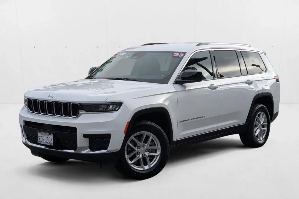 2023 Jeep Grand Cherokee Laredo photo 1