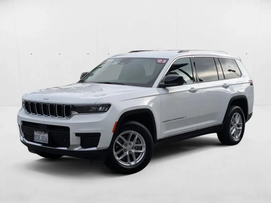 2023 Jeep Grand Cherokee Laredo photo 1
