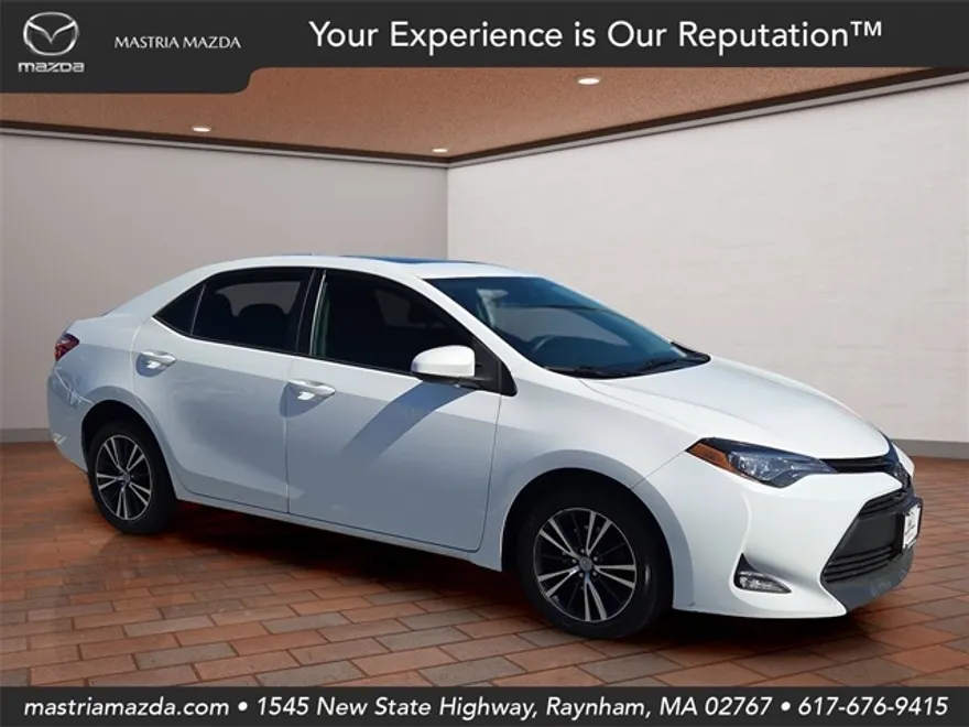 2018 Toyota Corolla LE photo 1