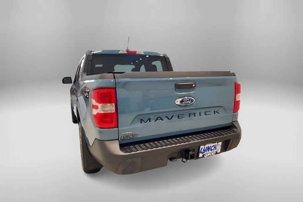 2022 Ford Maverick XLT photo 1