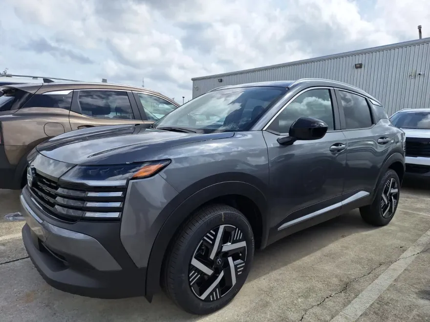 2026 Nissan Kicks SV photo 1