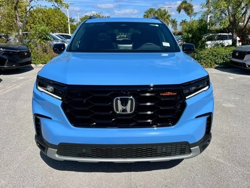 2025 Honda Pilot TrailSport photo 1