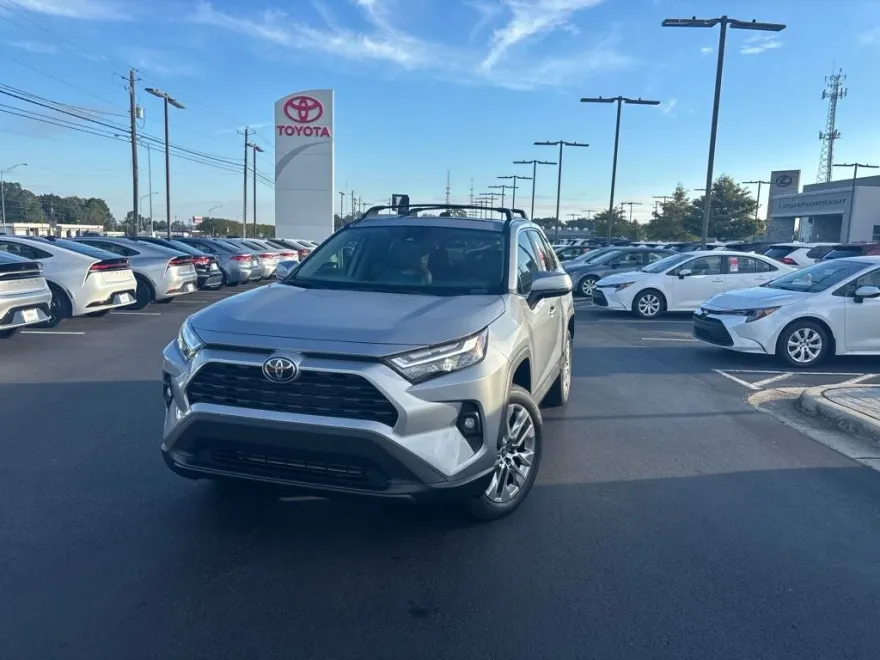 2025 Toyota RAV4 XLE Premium photo 1