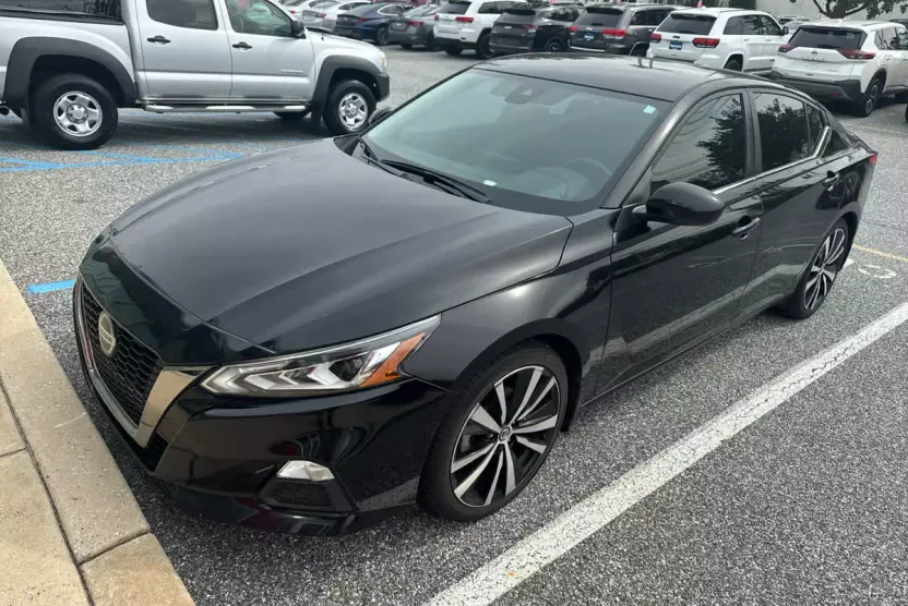 2022 Nissan Altima 2.5 SR photo 1