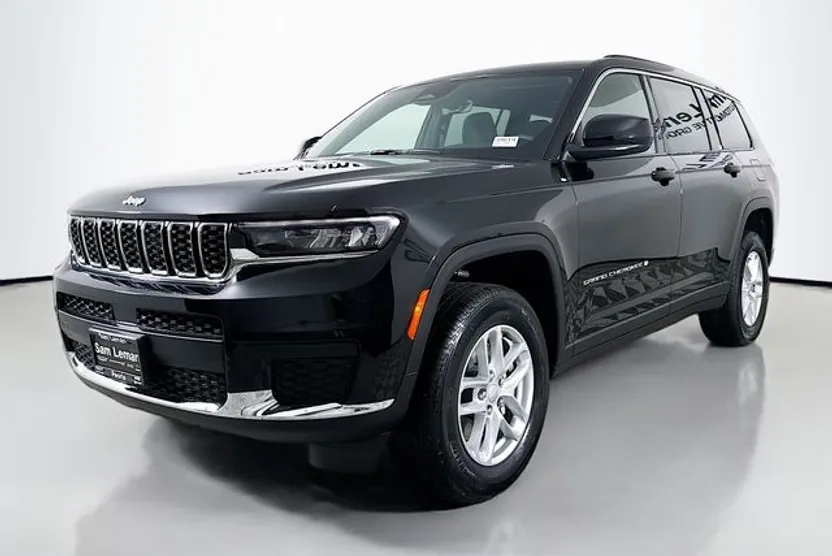 2025 Jeep Grand Cherokee Laredo X photo 1
