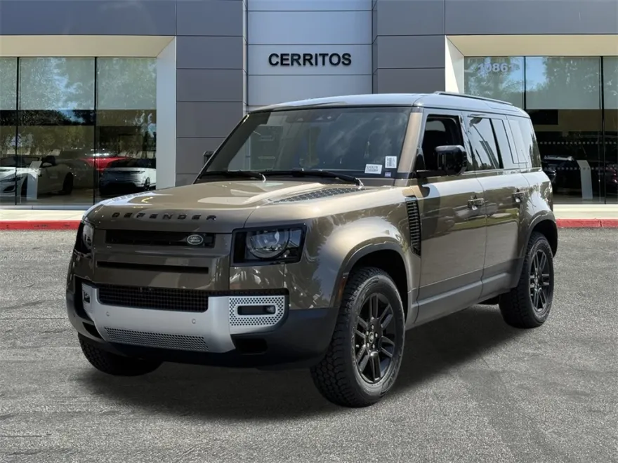 2025 Land Rover Defender 110 S photo 1