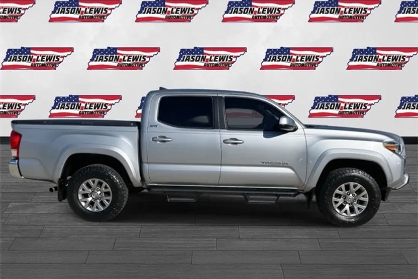 2017 Toyota Tacoma SR5 V6 photo 1
