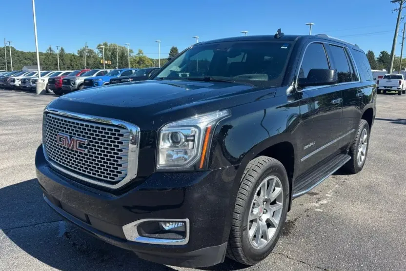 2017 Gmc Yukon Denali photo 1