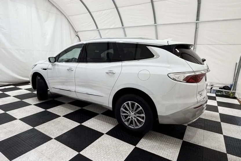 2024 Buick Enclave Premium photo 1