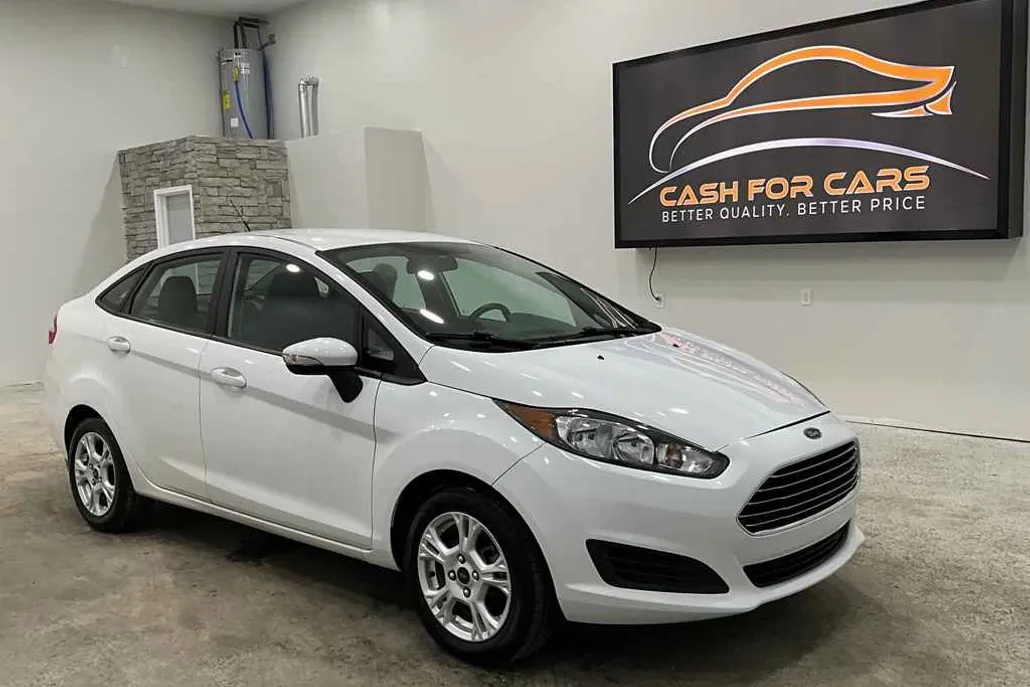 2015 Ford Fiesta SE photo 1
