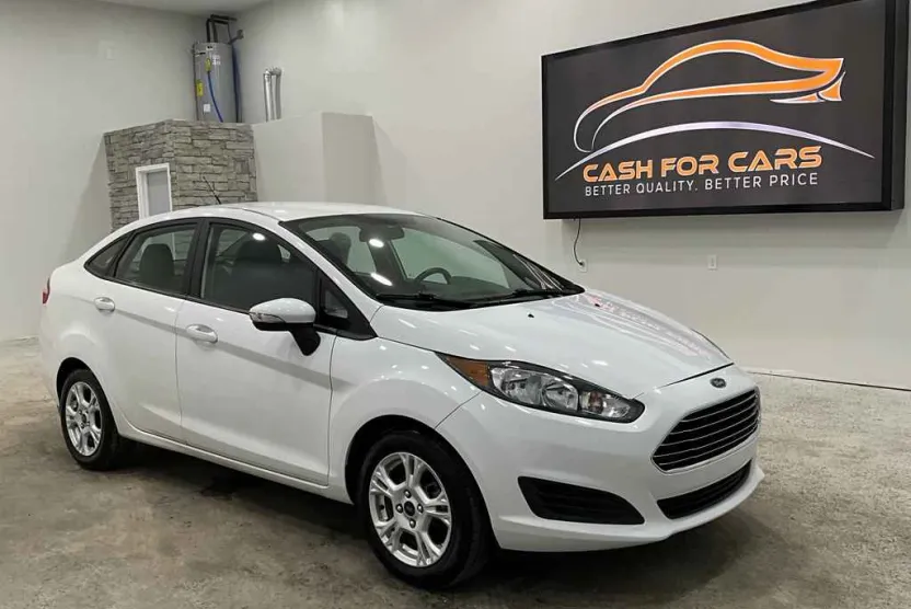 2015 Ford Fiesta SE photo 1