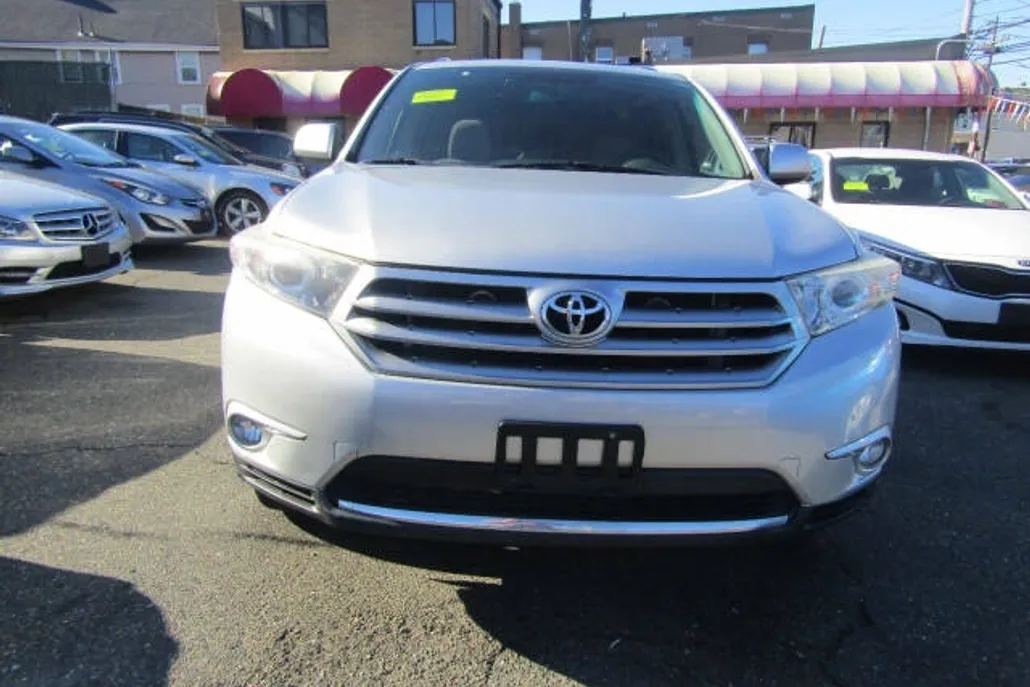2012 Toyota Highlander Base photo 1