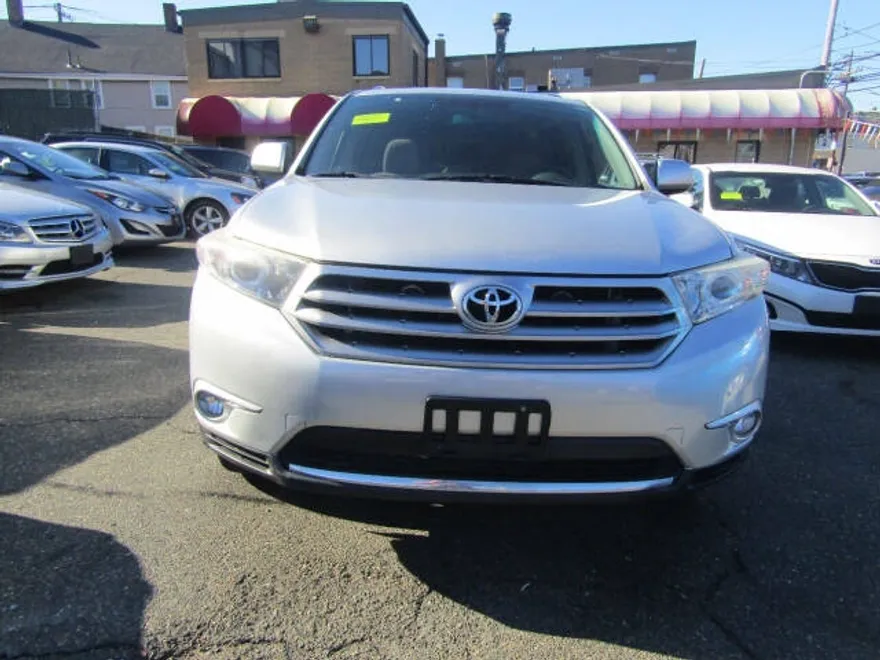 2012 Toyota Highlander Base photo 1