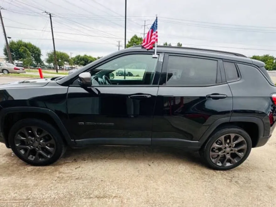 2021 Jeep Compass Anniversary Edition photo 1