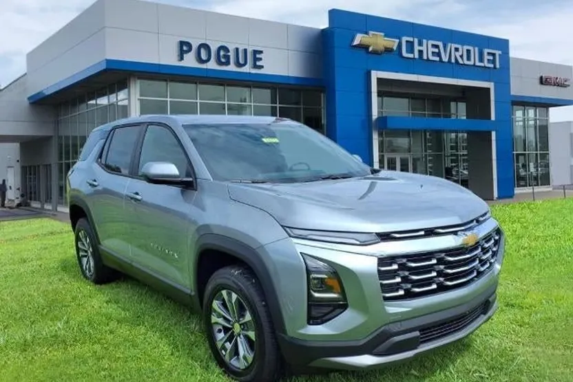 2026 Chevrolet Equinox LT photo 1