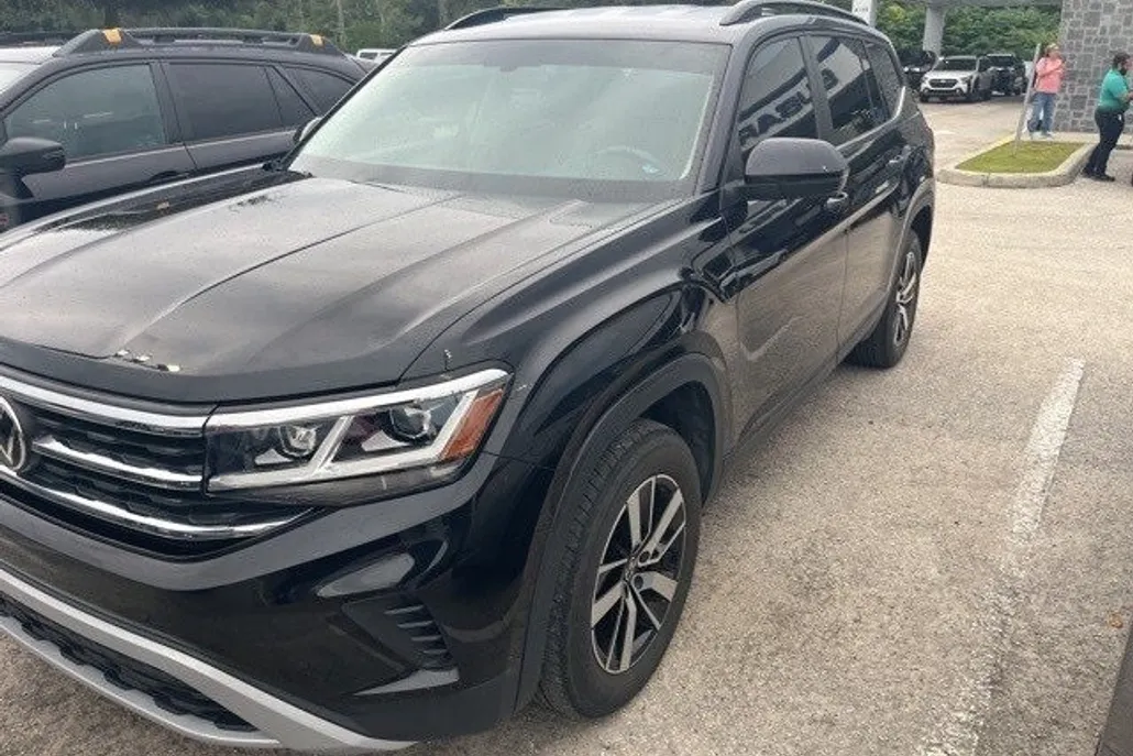 2022 Volkswagen Atlas SE photo 1