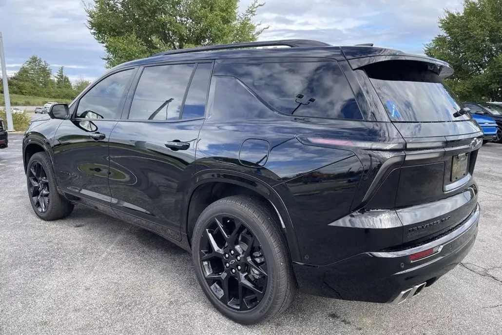 2024 Chevrolet Traverse RS photo 1