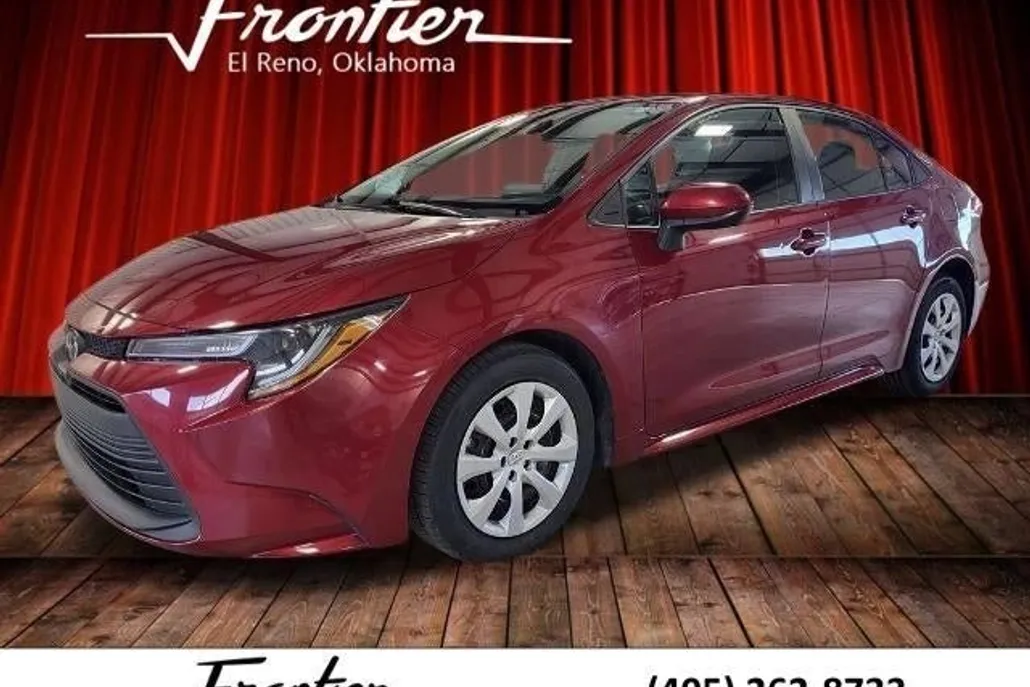 2023 Toyota Corolla LE photo 1