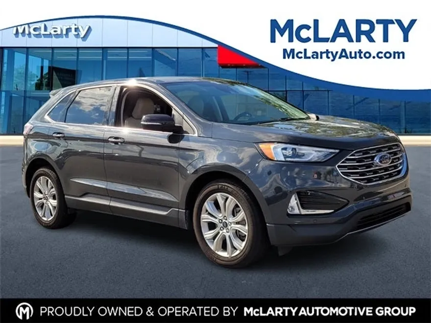 2021 Ford Edge Titanium photo 1