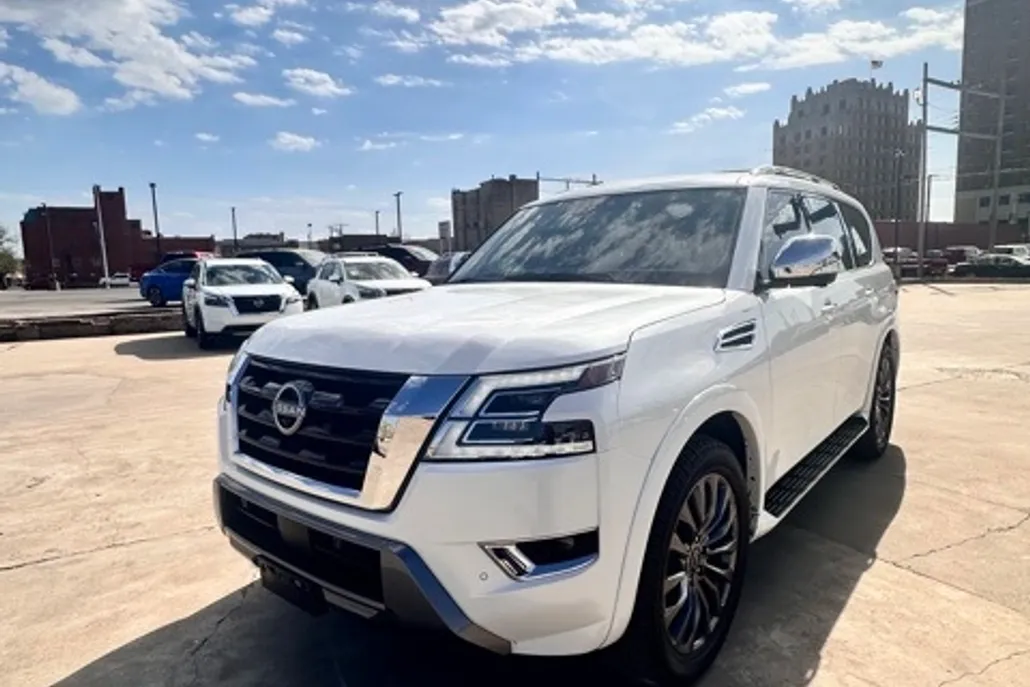 2024 Nissan Armada Platinum photo 1