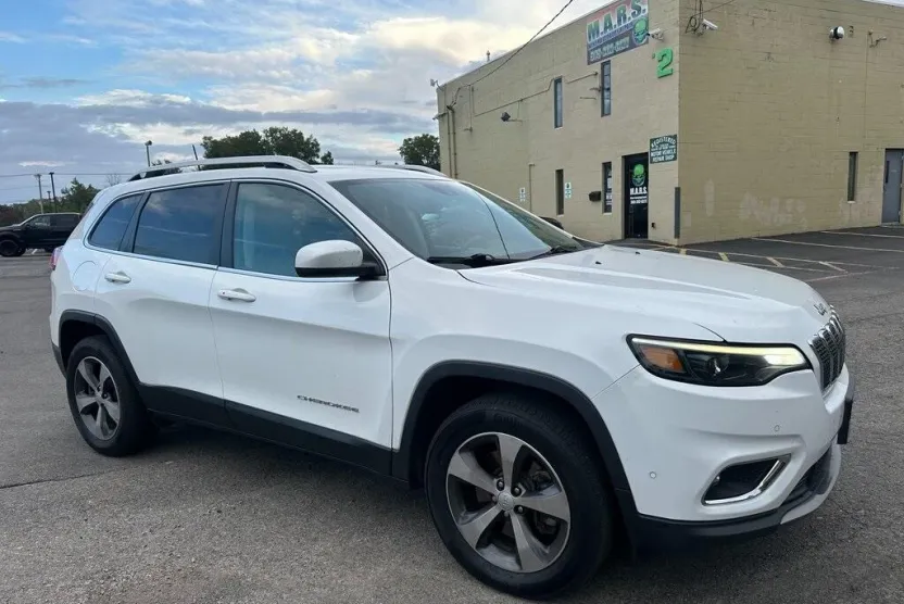 2020 Jeep Cherokee Limited photo 1