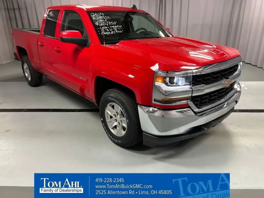 2019 Chevrolet Silverado LT photo 1