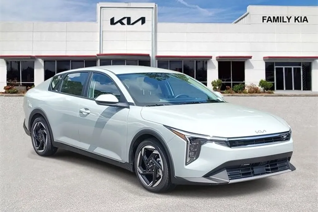 2025 Kia K4 EX photo 1