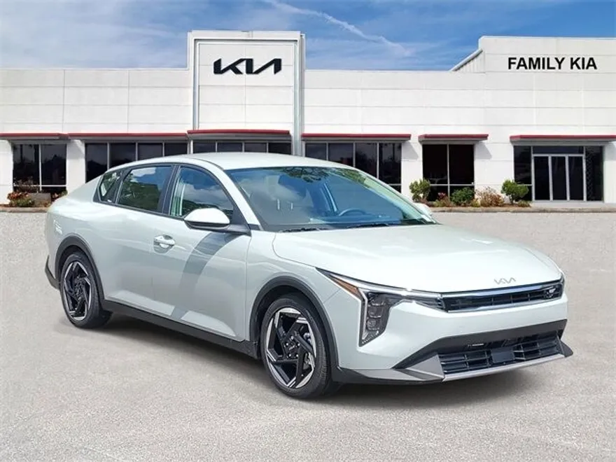 2025 Kia K4 EX photo 1