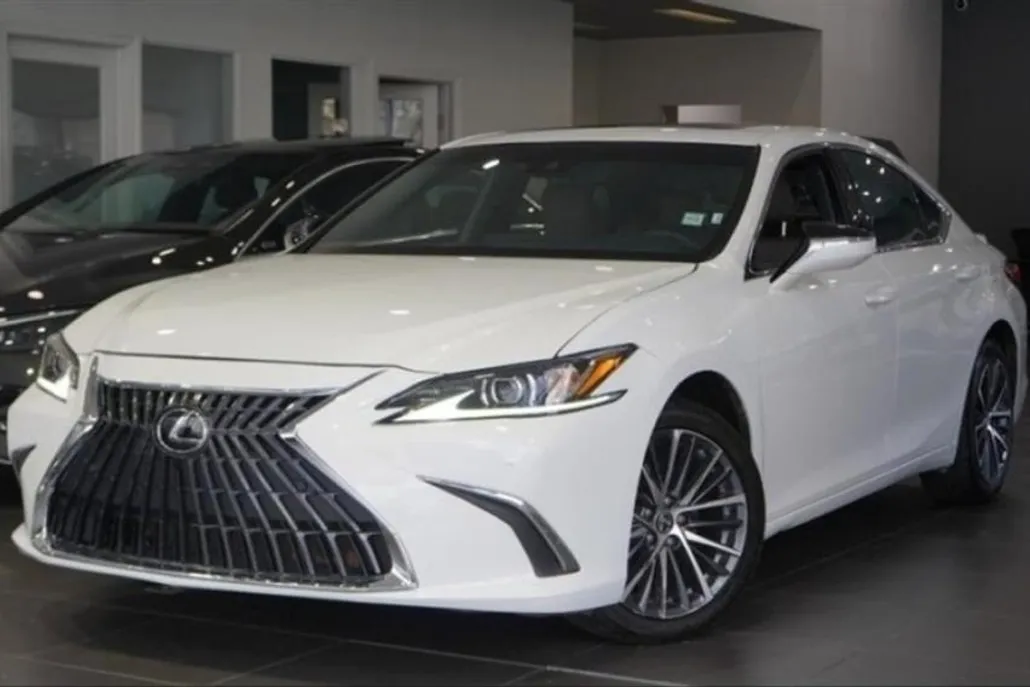 2023 Lexus ES 250 photo 1