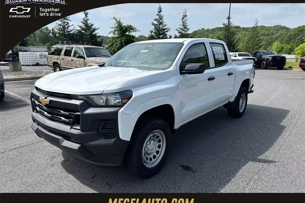 2025 Chevrolet Colorado LT photo 1
