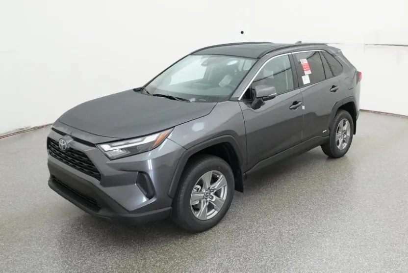 2025 Toyota RAV4 Hybrid XLE photo 1