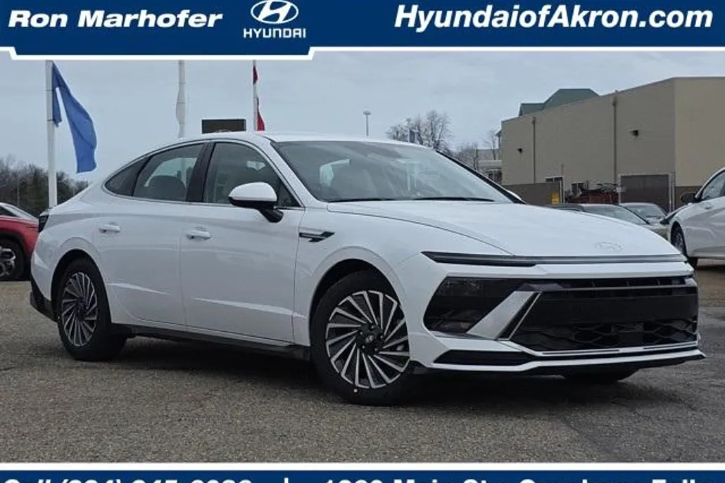 2025 Hyundai Sonata Hybrid SEL photo 1