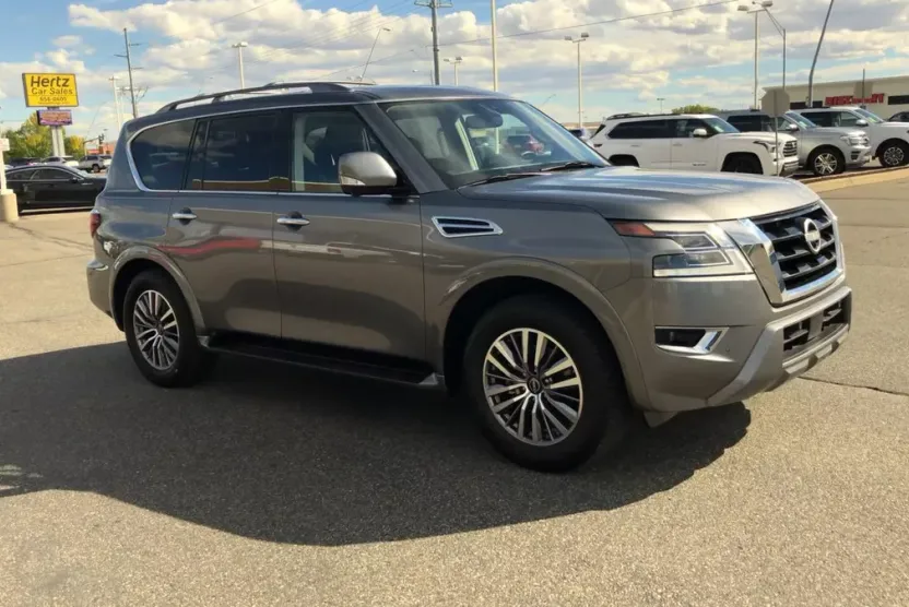 2023 Nissan Armada SL photo 1