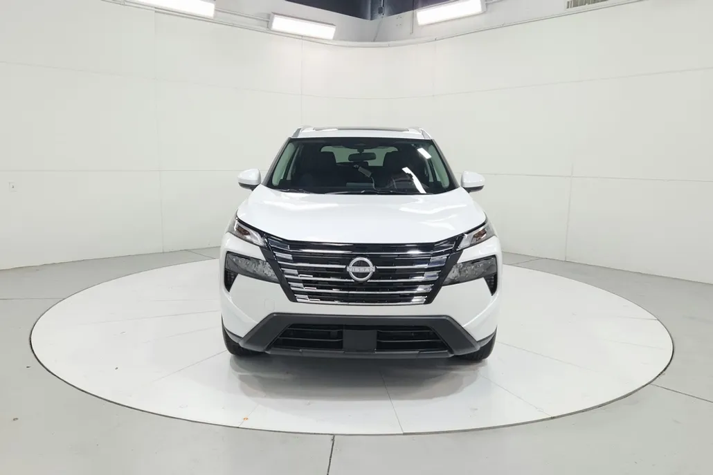 2025 Nissan Rogue SV photo 2