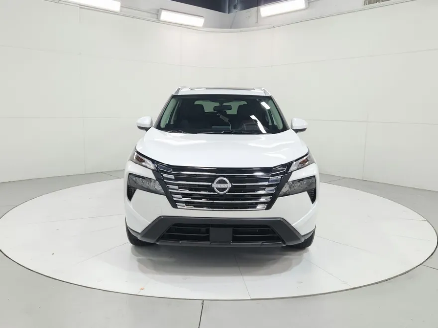 2025 Nissan Rogue SV photo 2
