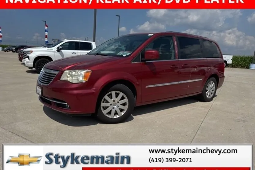 2014 Chrysler Town & Country Touring photo 1
