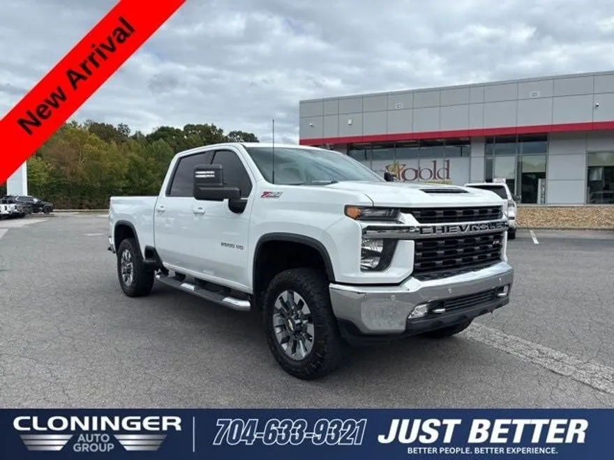 2022 Chevrolet Silverado 2500HD LT photo 1