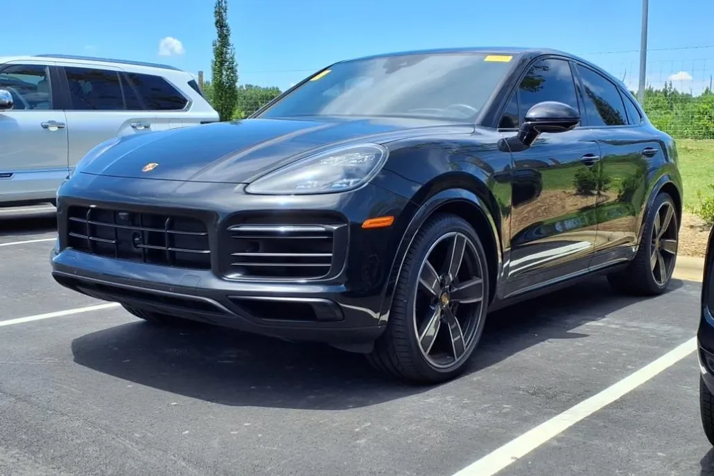 2023 Porsche Cayenne S Platinum Edition photo 1