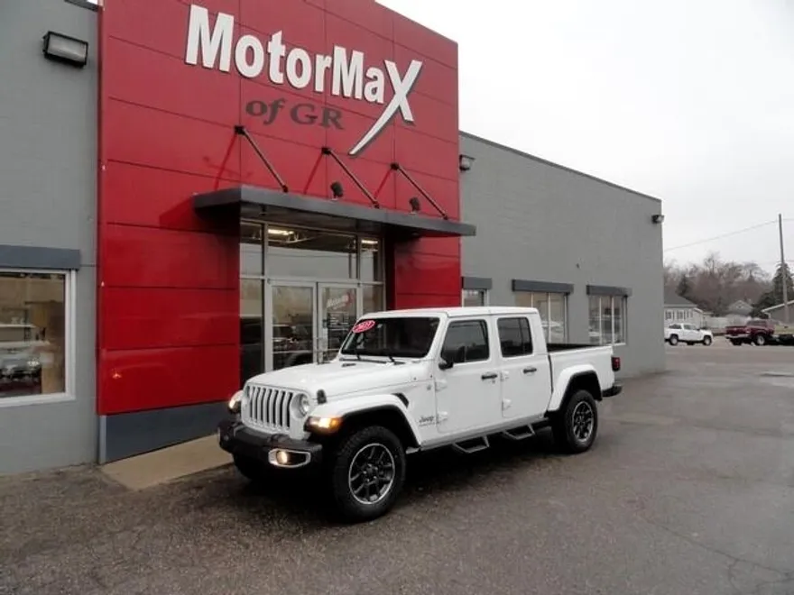 2023 Jeep Gladiator Overland photo 1