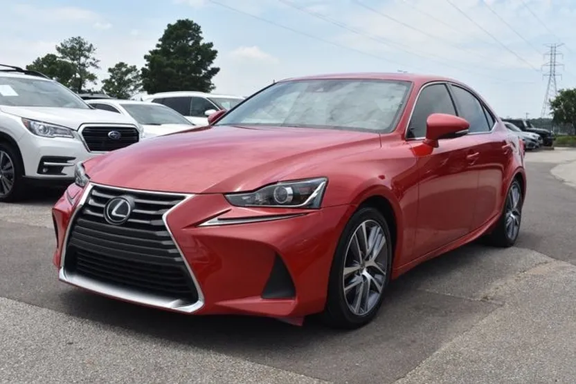 2019 Lexus IS 300 photo 1