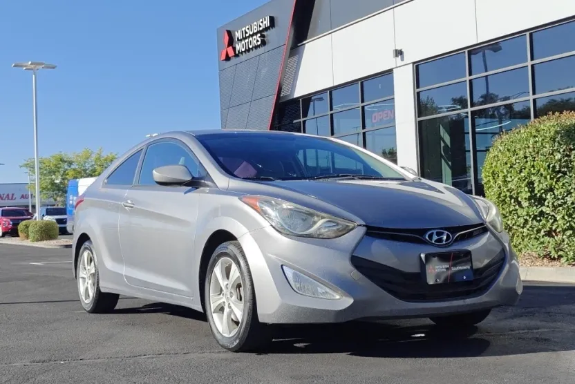 2013 Hyundai Elantra GS photo 1