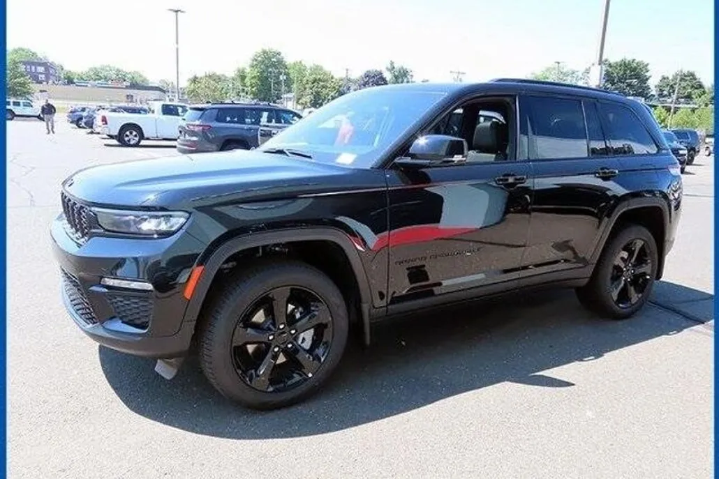 2025 Jeep Grand Cherokee Limited photo 1