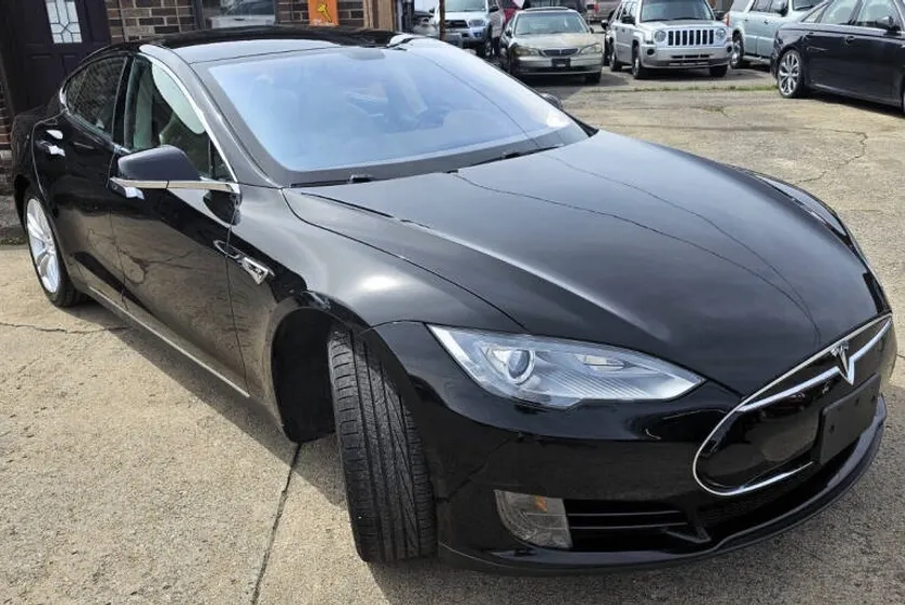 2013 Tesla Model S photo 1