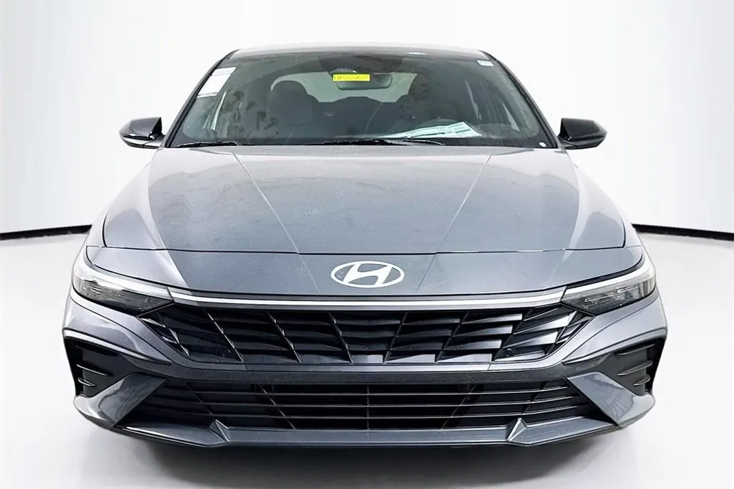 2025 Hyundai Elantra Hybrid SEL Sport photo 1