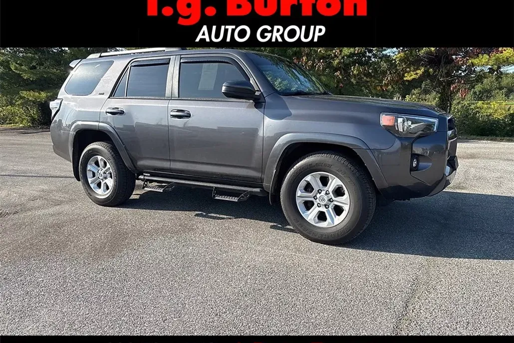 2021 Toyota 4Runner SR5 photo 1