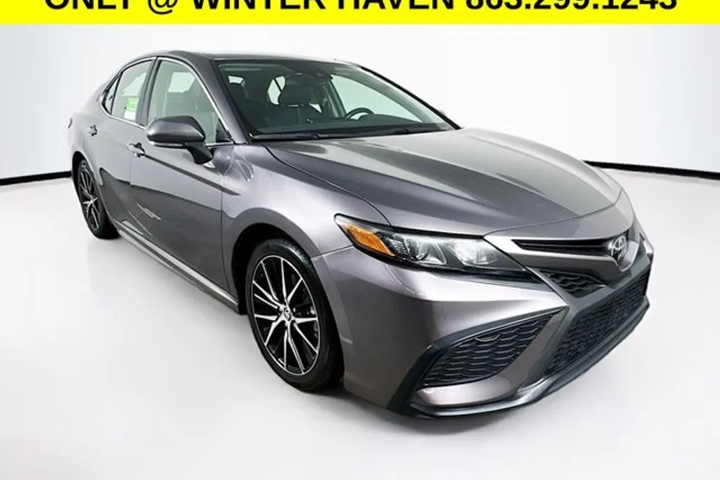2023 Toyota Camry SE photo 1