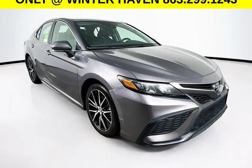 2023 Toyota Camry SE photo 1