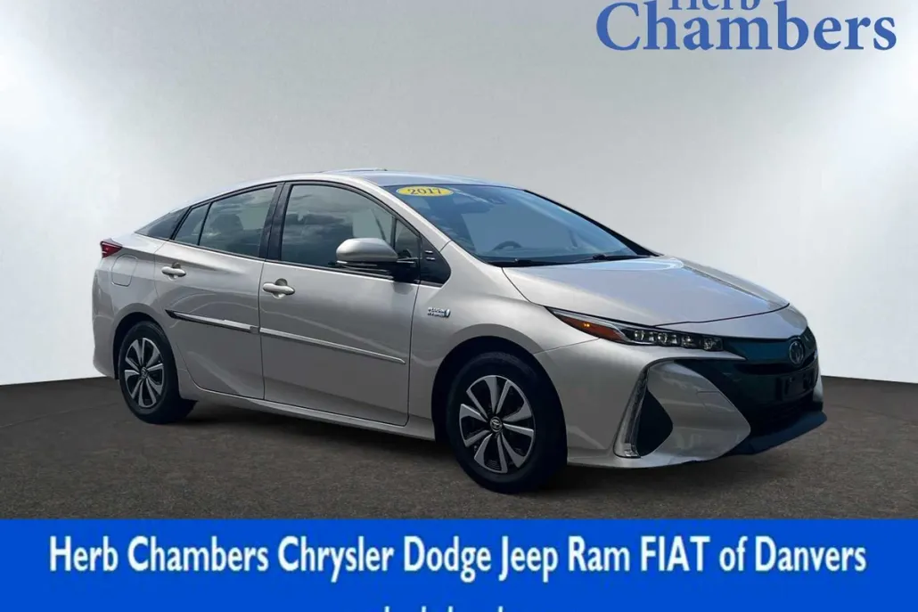 2017 Toyota Prius Prime Premium photo 1