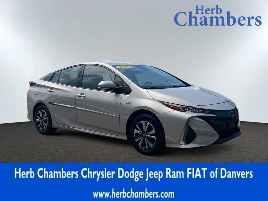 2017 Toyota Prius Prime Premium photo 1